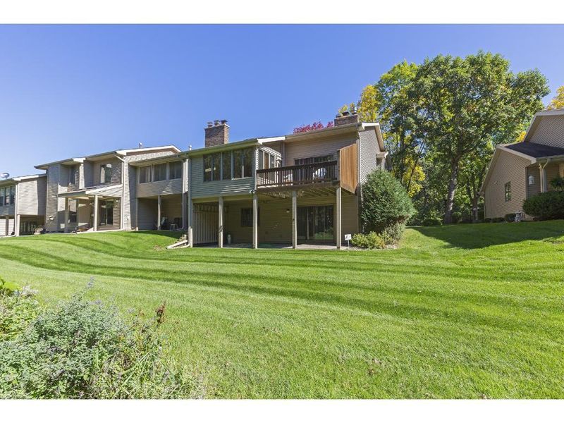589 Sterling St S, Maplewood, MN 55119