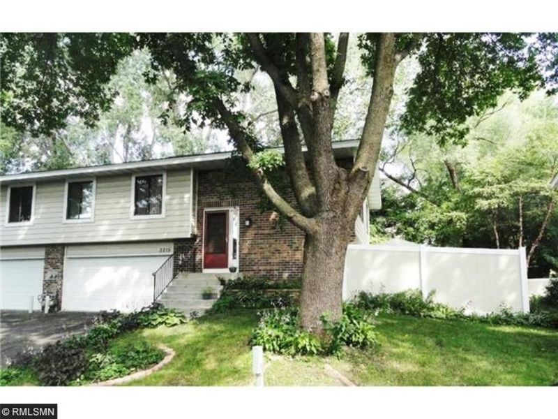2215 Oregon Ct, Saint Louis Park, MN 55426