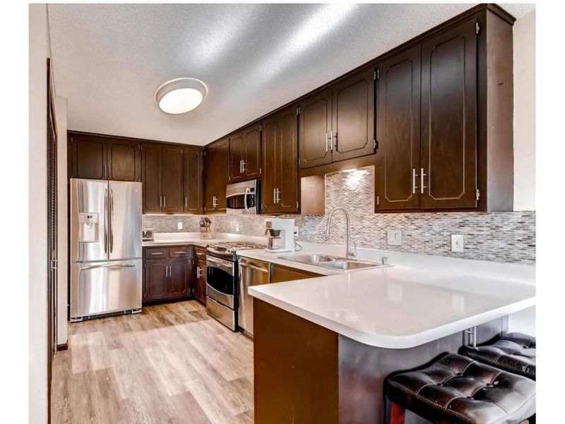 5062 147th St W, Apple Valley, MN 55124