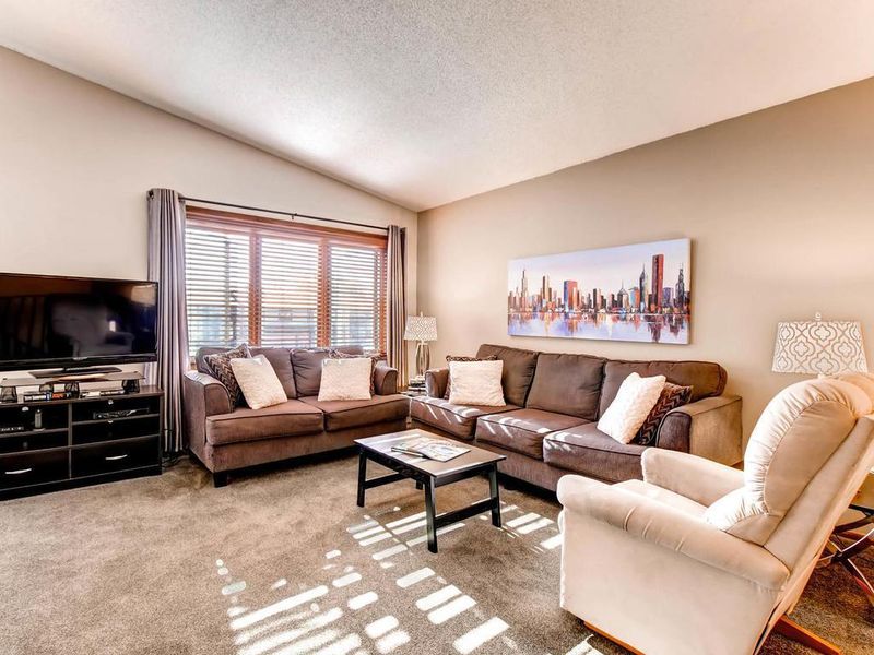 5062 147th St W, Apple Valley, MN 55124