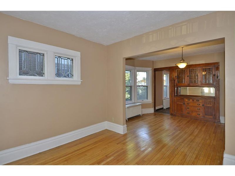1070 Charles Ave, Saint Paul, MN 55104