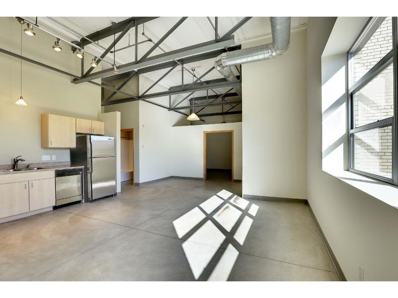 111 E Franklin Ave #302, Minneapolis, MN 55404