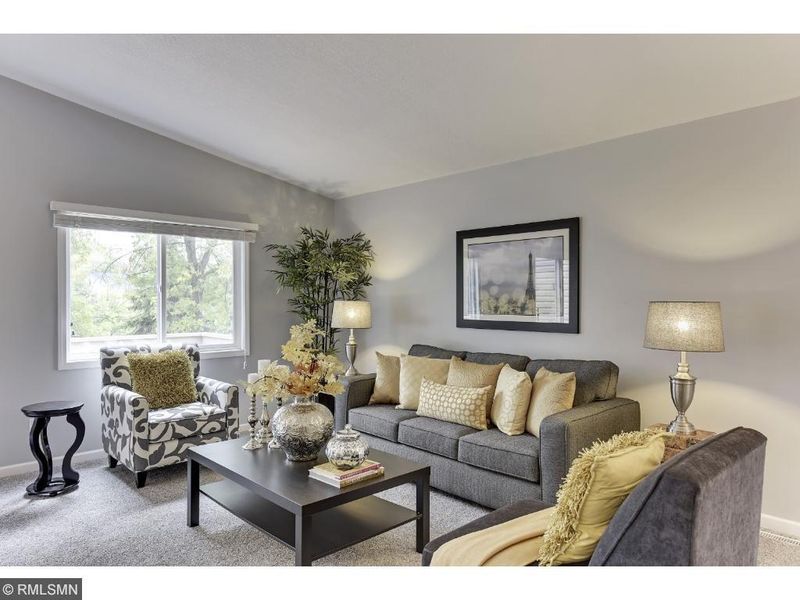 5373 Beachside Dr, Minnetonka, MN 55343