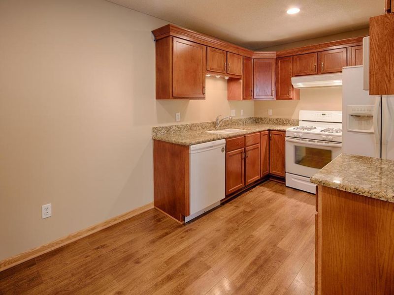 464 Appleblossom Ln, Shakopee, MN 55379