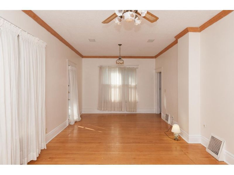 4259 Regent Ave N, Robbinsdale, MN 55422