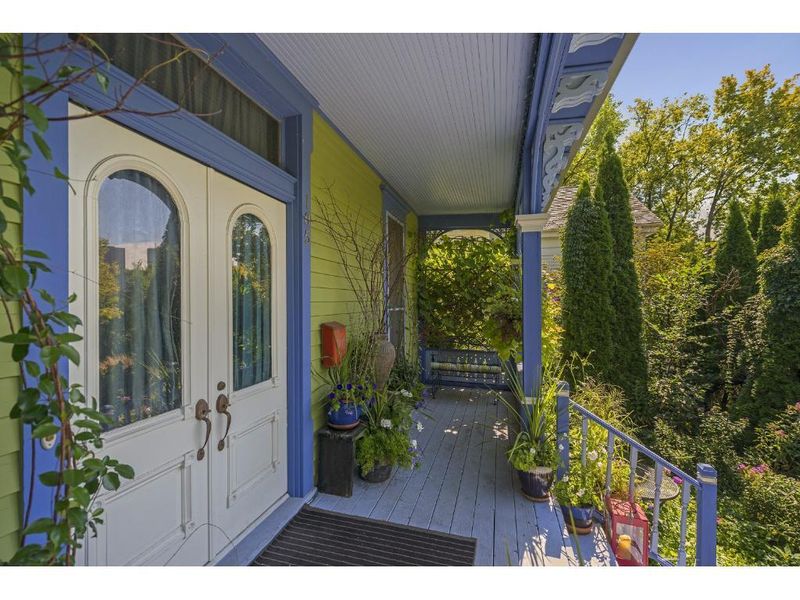 105 Island Ave W, Minneapolis, MN 55401
