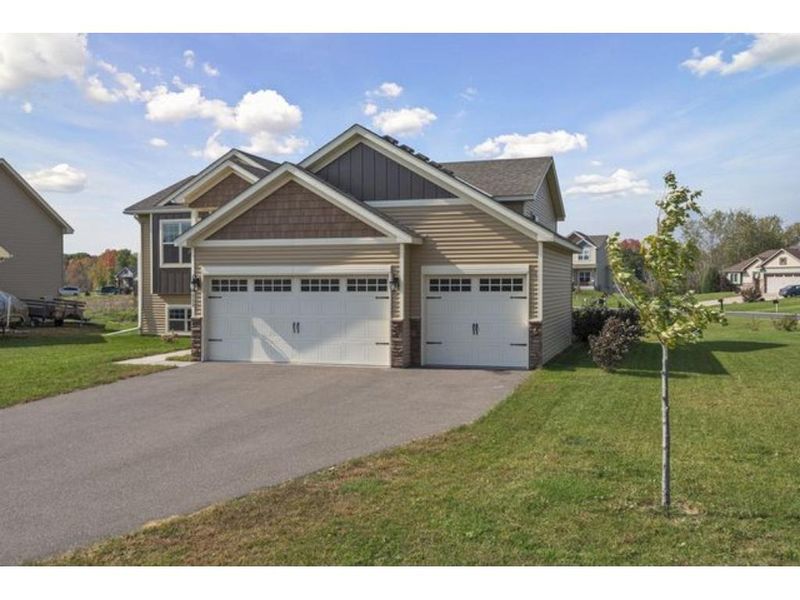 25888 Euclid Ave, Wyoming, MN 55092