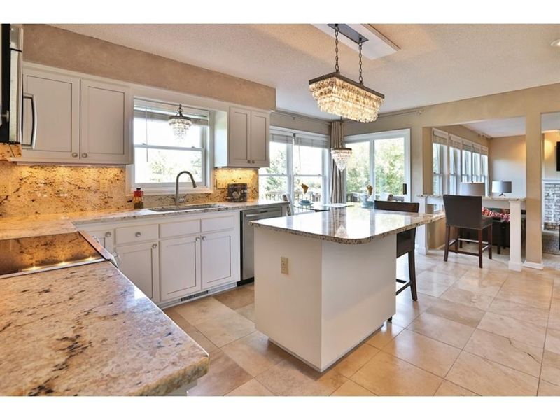 12665 Emmer Ct, Apple Valley, MN 55124