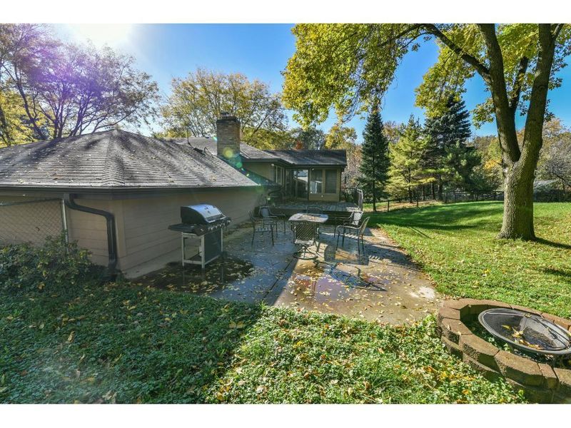 9624 Edgewood Rd, Bloomington, MN 55438