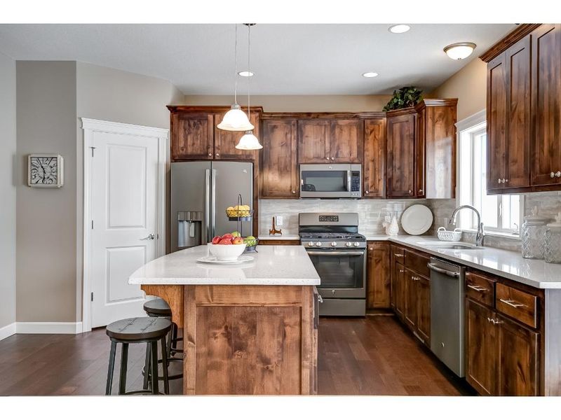 20072 Heath Ave, Lakeville, MN 55044