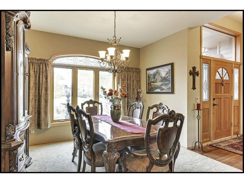 8802 Everest Ln N, Maple Grove, MN 55311
