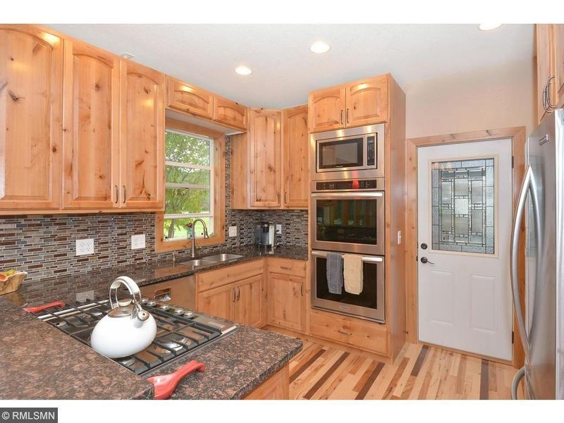 6227 Laurene Ave, Lino Lakes, MN 55014