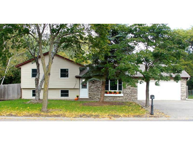 7583 Ideal Ave S, Cottage Grove, MN 55016
