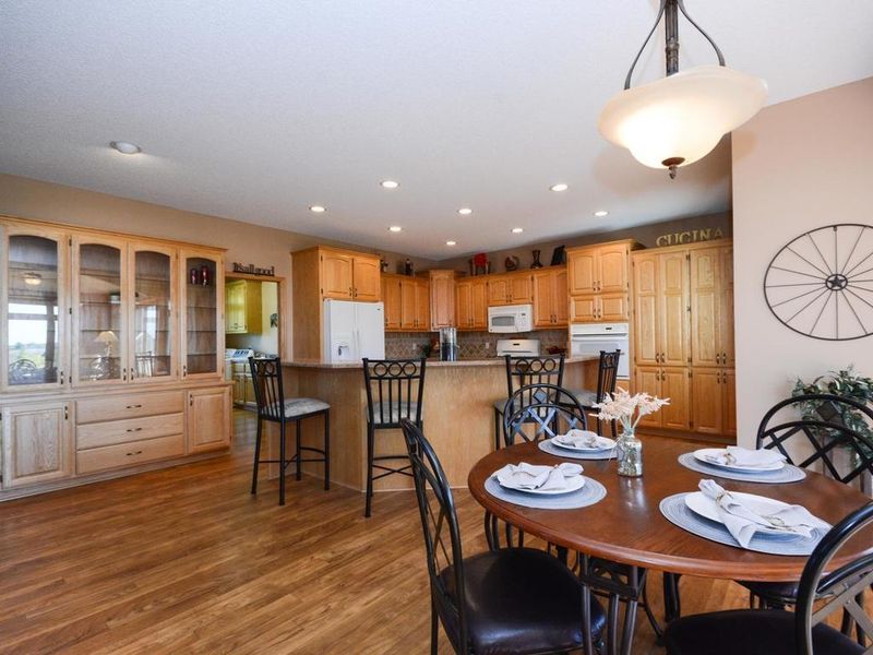 24700 Emerald Ln, Lakeville, MN 55044