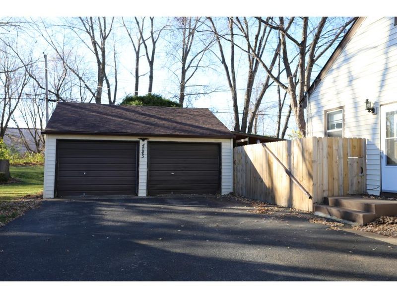 4045 Oregon Ave N, New Hope, MN 55427