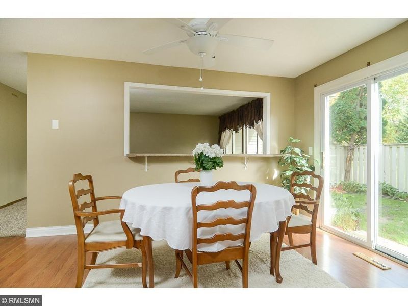 946 Carmel Ct, Shoreview, MN 55126