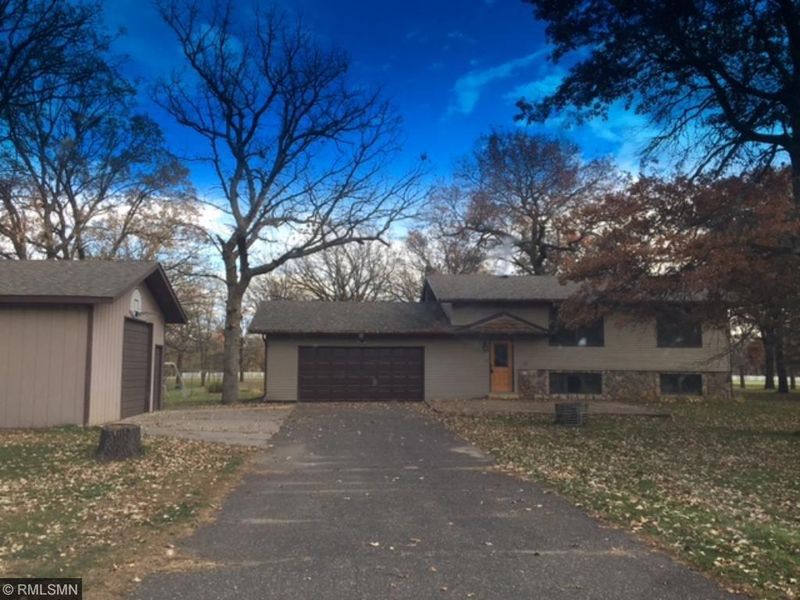 5984 Royal Oaks Rd, Royalton, MN 56373