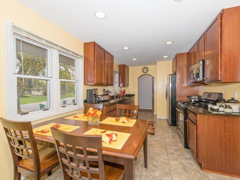 6825 Drew Ave N, Brooklyn Center, MN 55429