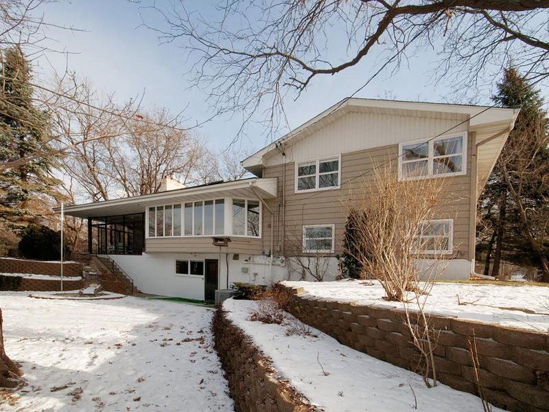 5284 Taylor St NE, Fridley, MN 55421