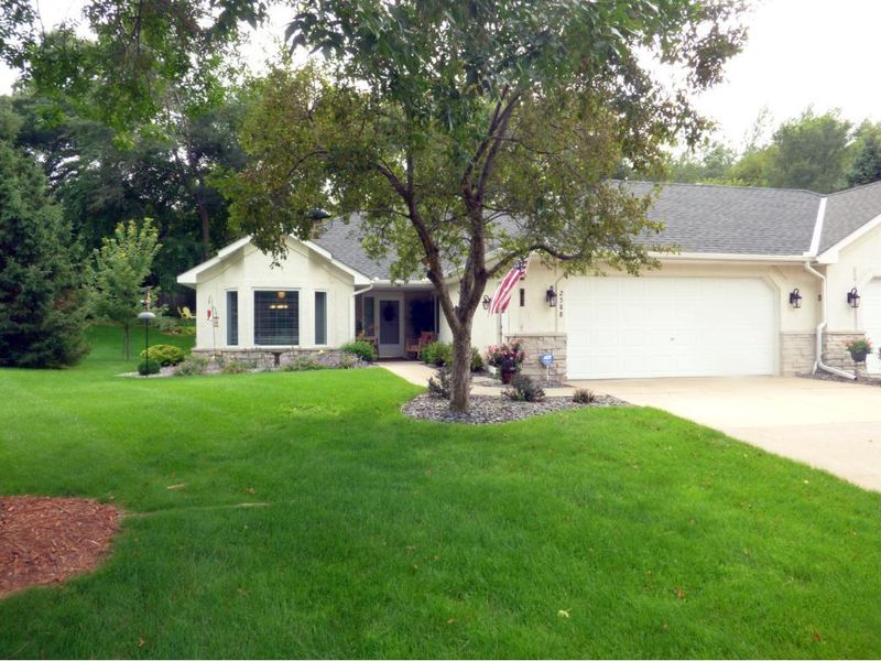2588 Parkview Dr, White Bear Lake, MN 55110