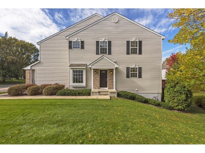 17580 Hackberry Ct, Eden Prairie, MN 55347