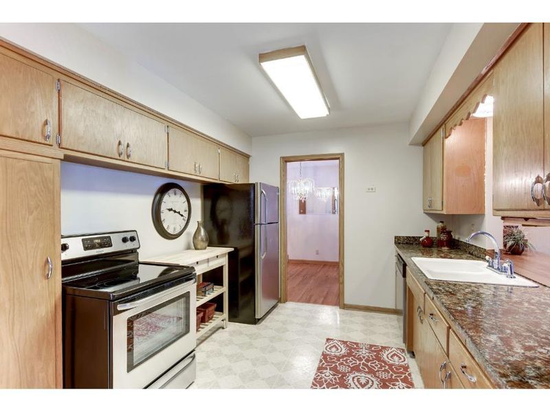 304 Adams Ave, Hopkins, MN 55343