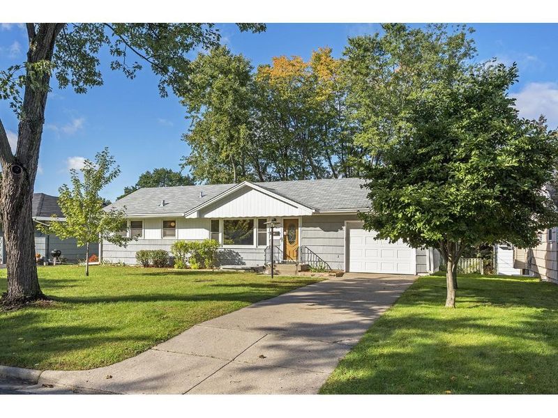 304 Adams Ave, Hopkins, MN 55343