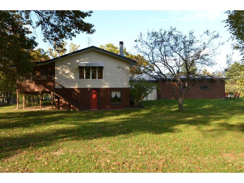 32751 Jefferson Ct NE, Cambridge, MN 55008