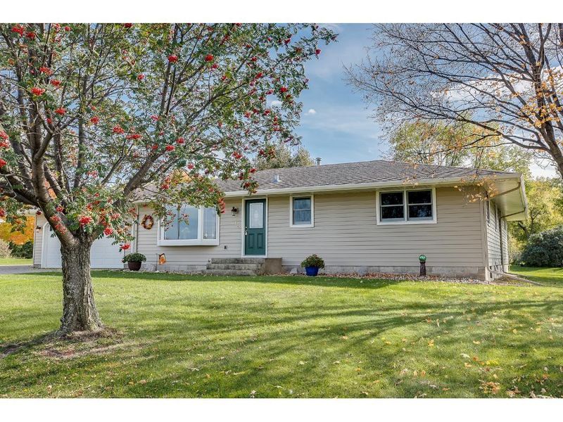 712 10th St NW, Buffalo, MN 55313