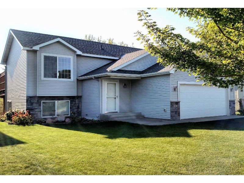 310 Pheasant Dr, Sartell, MN 56377