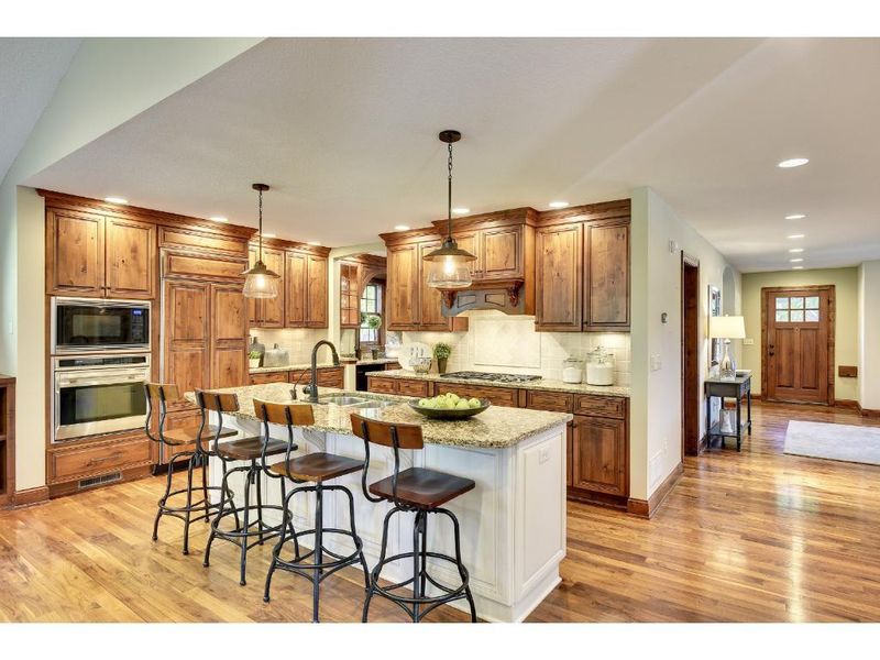 5240 Halifax Ave S, Edina, MN 55424