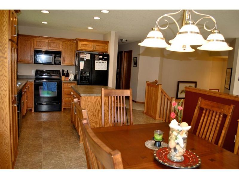 22026 Ethan Ave, Forest Lake, MN 55025