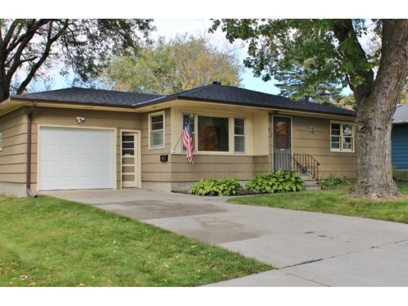 212 14th St NE, Owatonna, MN 55060