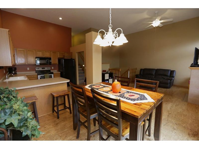 28 Lilac Ln, Farmington, MN 55024