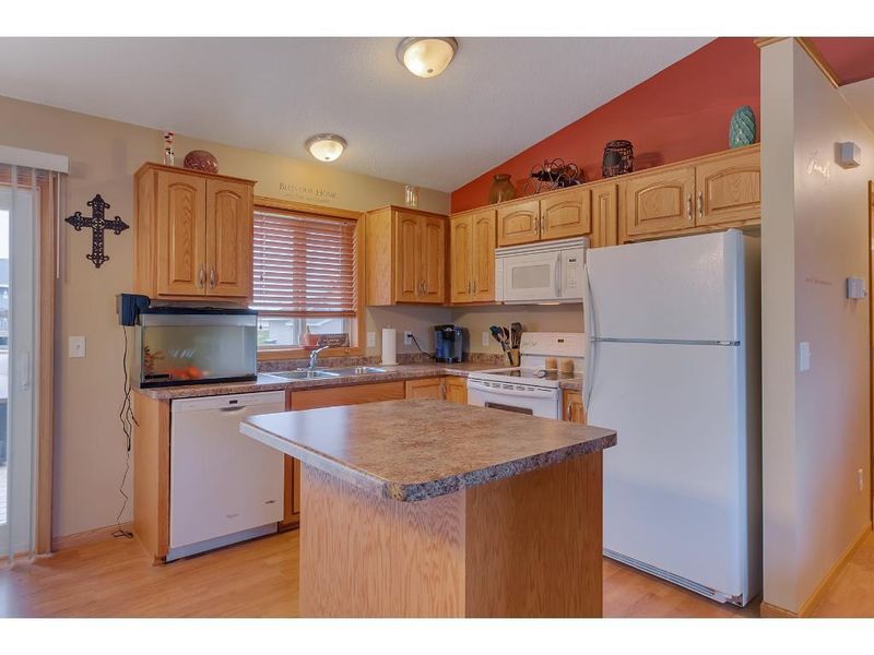 1012 3rd Ave SE, Freeport, MN 56331