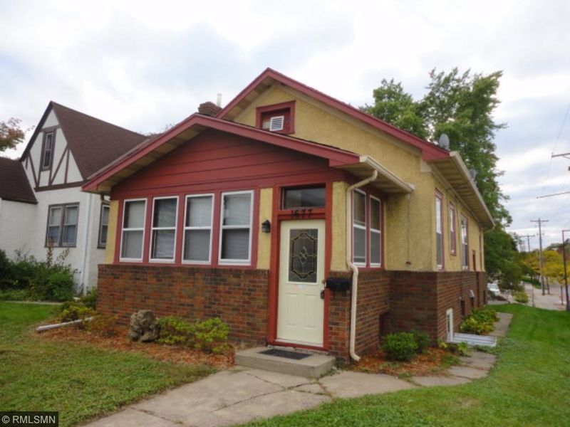 1677 Fernwood St, Saint Paul, MN 55108