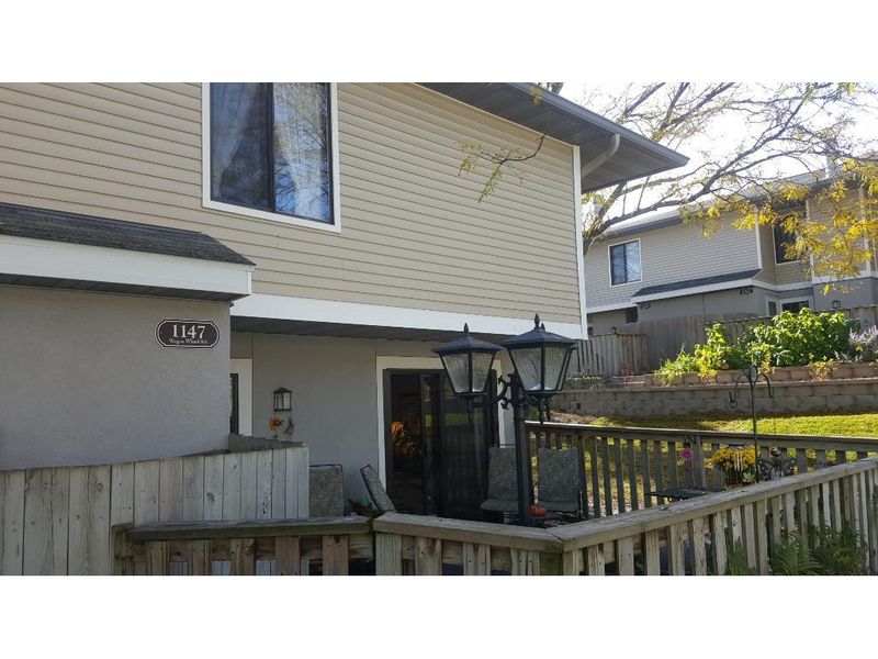1147 Wagon Wheel Rd, Hopkins, MN 55343