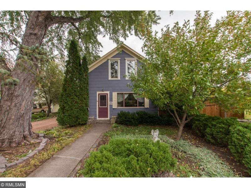 919 6th St S, Stillwater, MN 55082