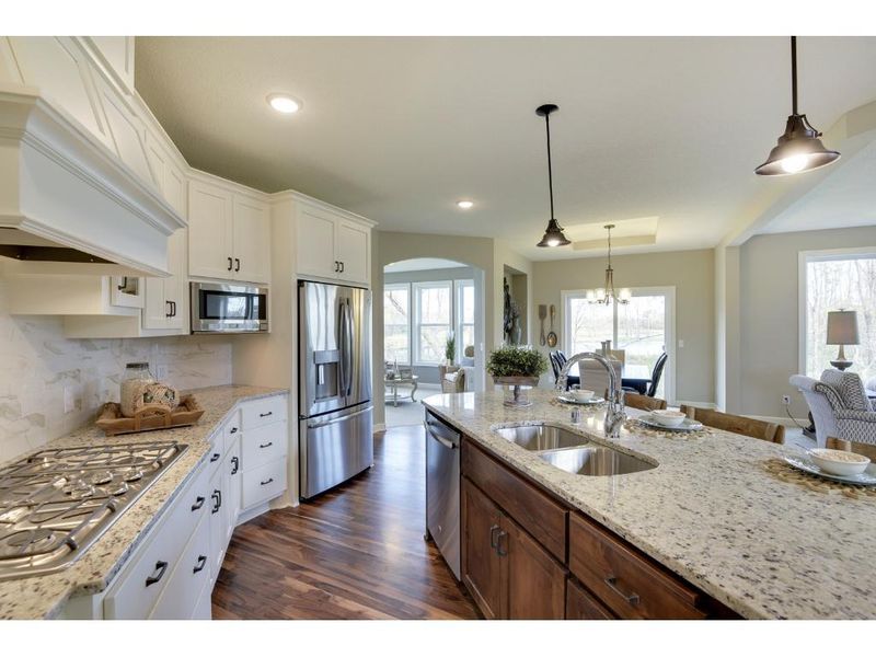 10072 Walnut Grove Ln N, Maple Grove, MN 55311