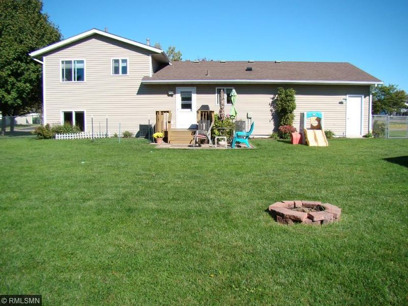 5540 Mallard Ln, Monticello, MN 55362