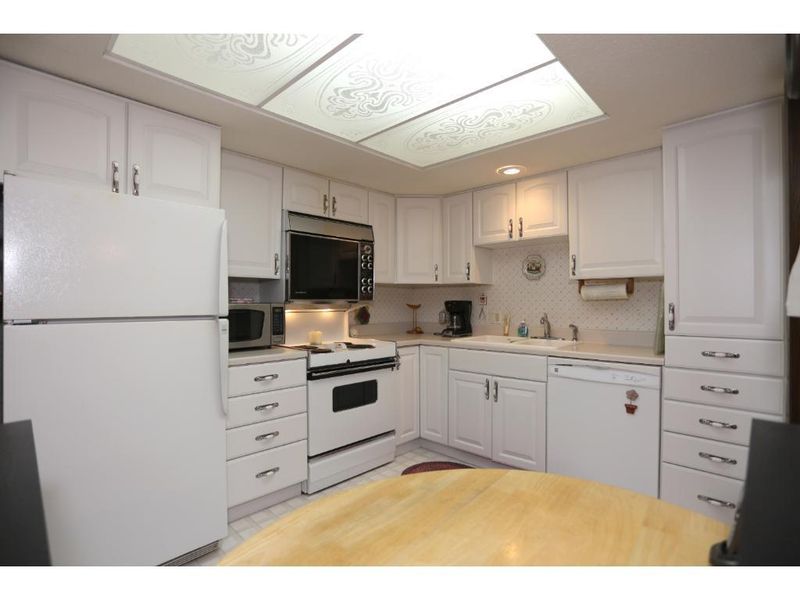 4710 58th Ave N #215, Crystal, MN 55429