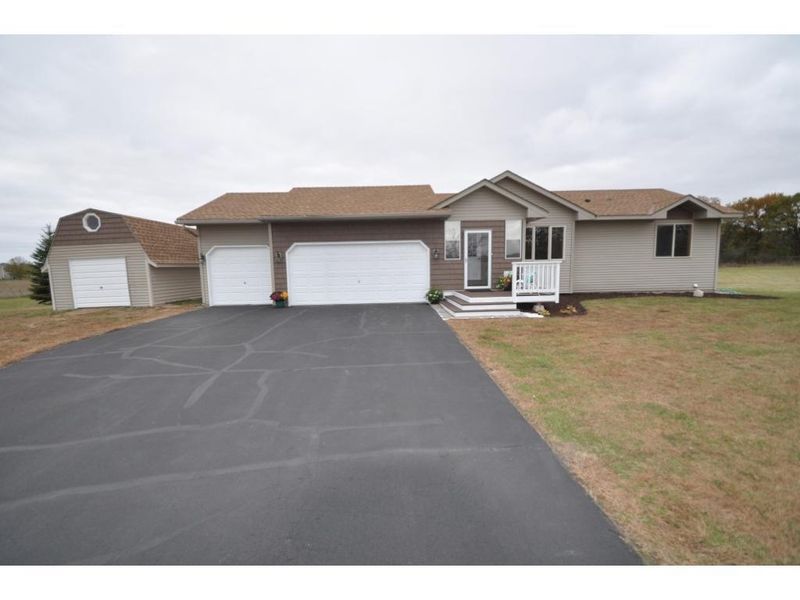 30274 145th St NW, Princeton, MN 55371
