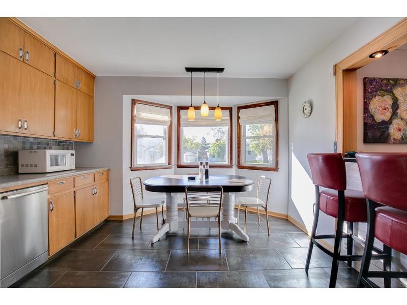 1023 Van Buren Ave, Saint Paul, MN 55104