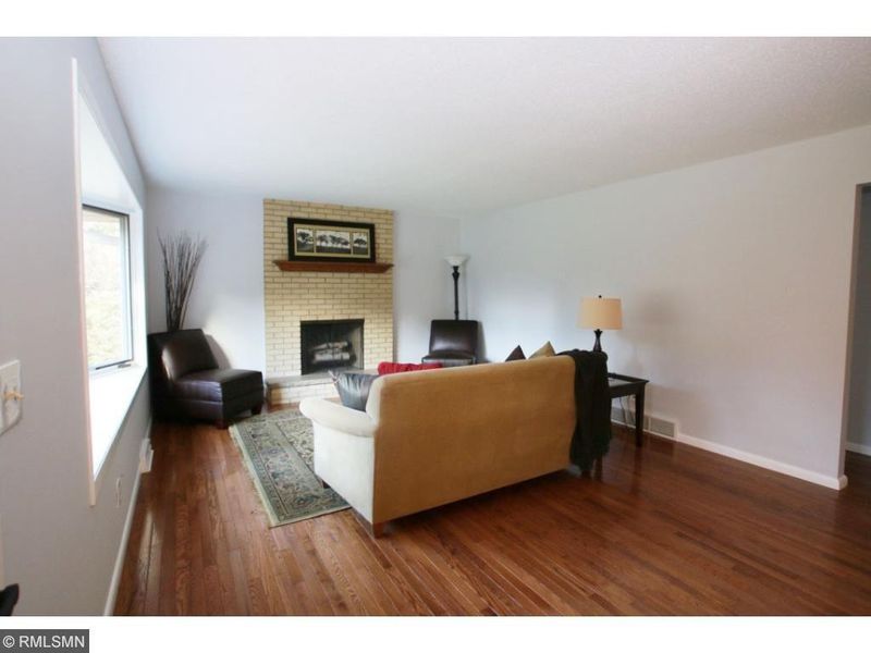 13125 York Ave S, Burnsville, MN 55337