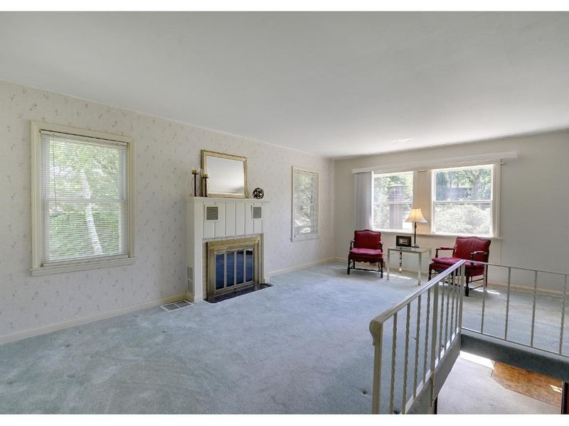 3100 Lake Shore Blvd, Wayzata, MN 55391