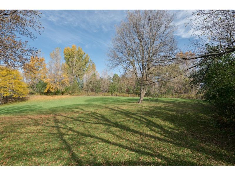 4304 Clemson Cir #B, Eagan, MN 55122