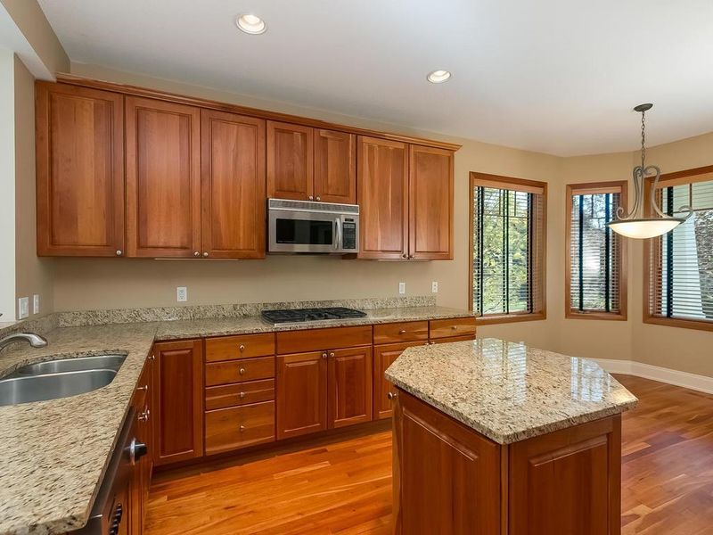 18734 Pines Way, Eden Prairie, MN 55347