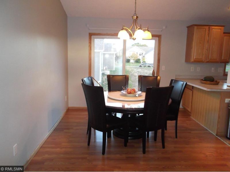 945 Ivy Hills Rd, Belle Plaine, MN 56011