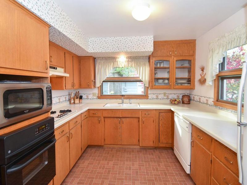 9432 W River Rd, Brooklyn Park, MN 55444