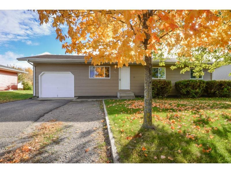 308 10th Ave SE, Saint Joseph, MN 56374